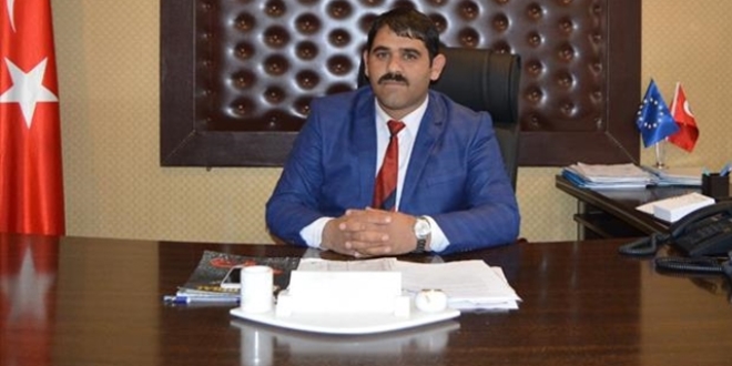 Anayasa değişikliğine 'evet' demek için partisinde istifa etti