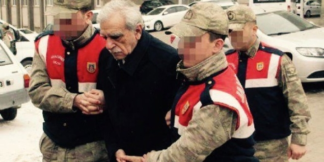 Elazığ Valiliği: Ahmet Türk'e kelepçe takılmadı