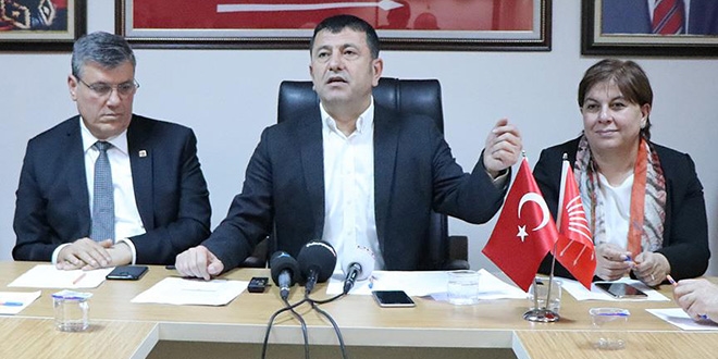 Anayasa değişikliğine isimler üzerinden bakmıyoruz