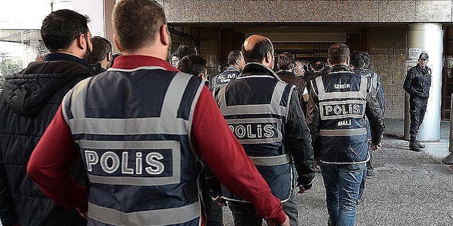 Kayseri'de 4 polis 'Bylock' ve 'Kimse Yok mu' dan gözaltında