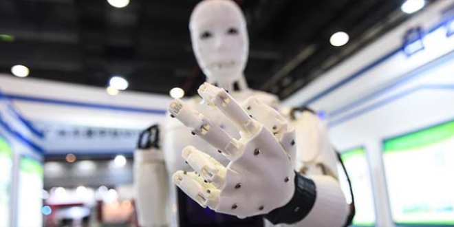 İnsansı robotlar yaşlı bakım hizmeti verecek