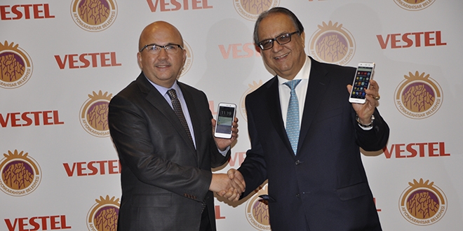 'Ülkemi seviyorum yerli cep telefonu kullanıyorum'