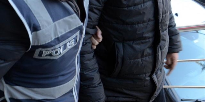 Kars'ta ehitlere hakaret ettii iddia edilen 2 kii gzaltnda
