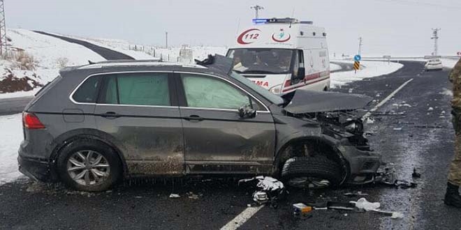 Diyarbakr'da trafik kazas: 1 l, 3 yaral