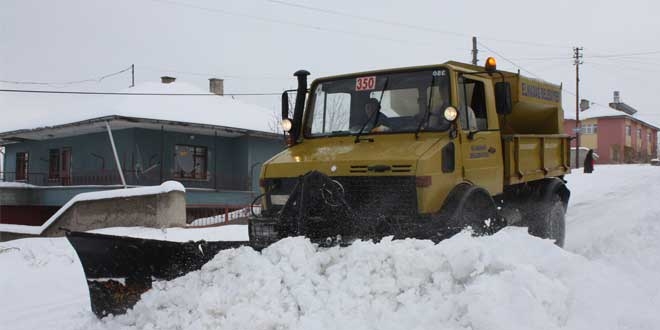 Samsun'da Kar temizliği yapan iş makinesinin çarptığı kişi öldü