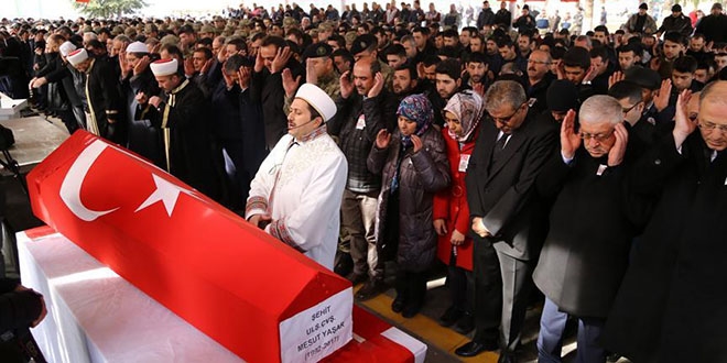 Şehit asker Mesut Yaşar son yolcuğuna uğurlandı