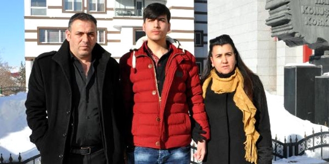 Bıçaklandığı okula gitmek istemiyor