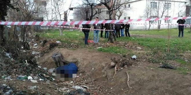 Ölen gencin yanında uyuşturucu aparatları bulundu