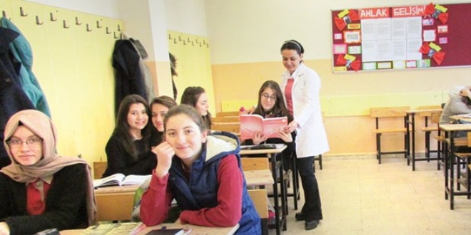 Türkiye'de görev yapanlar: En genç öğretmenler