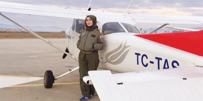 Pilotluk için intibak eğitimine alınan ilk başörtülü