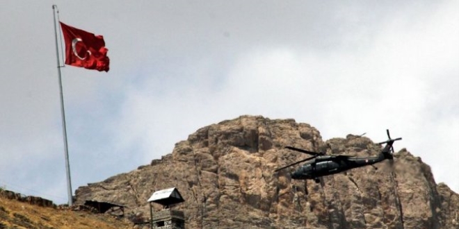 Tunceli Valisi askeri üs bölgesini ziyaret etti