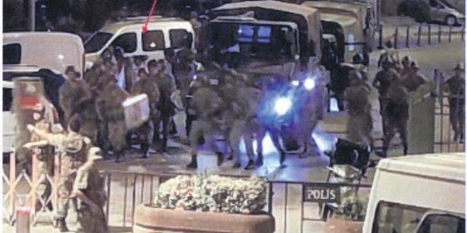 Darbeci pilot: Biz darbeye karşı hareket eden gruptayız diye biliyorduk