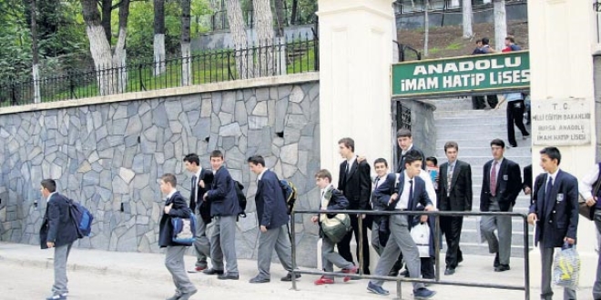 Diyanet: İmam hatip mezunu sayısı kontrolsüz arttı