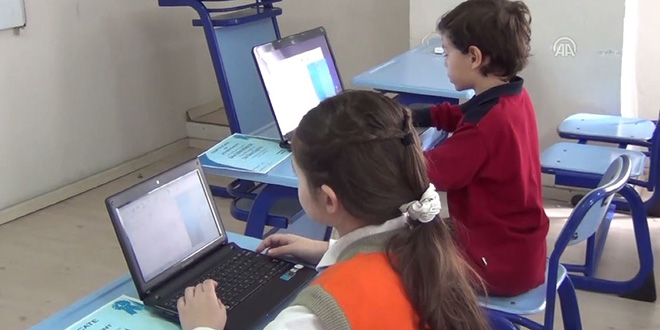 2 ilkokul öğrencisi algoritma yarışmasında ilk 10'a girdi