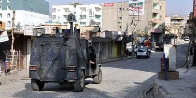 Mardin'in 2 mahallesindeki sokaa kma yasa kaldrld