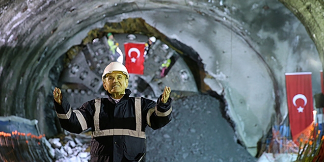 Metro hattında 300 sürücüsüz araç hizmet verecek