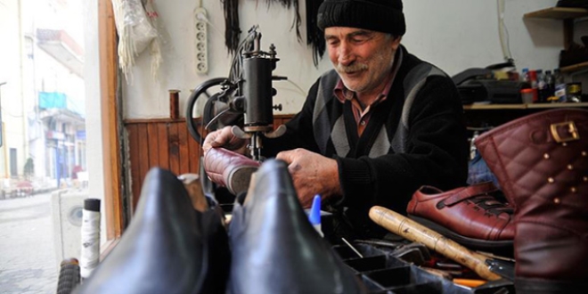 5 metrekarelik dükkanına bir ömrü sığdırdı