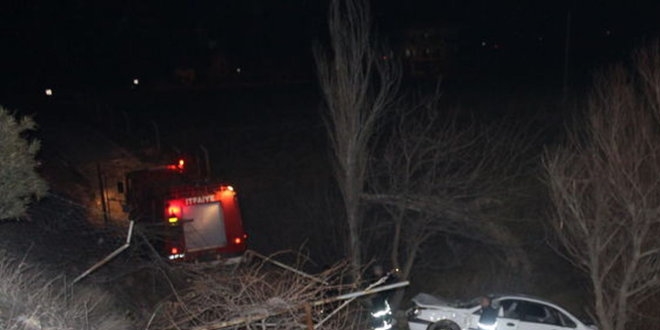 Adıyaman'da otomobil çaya düştü: 6 yaralı