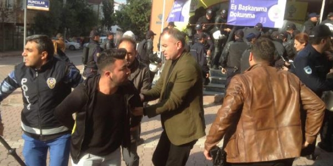 Şişli'de izinsiz açıklamaya müdahale: 3 kişiyi gözaltında