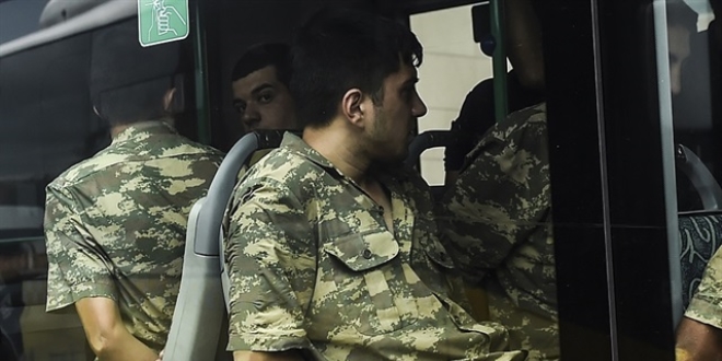 Hollanda'dan FETÖ'cü subaylara izin