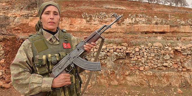 Güvenlik korucusu kadının tek aşkı 'vatan'