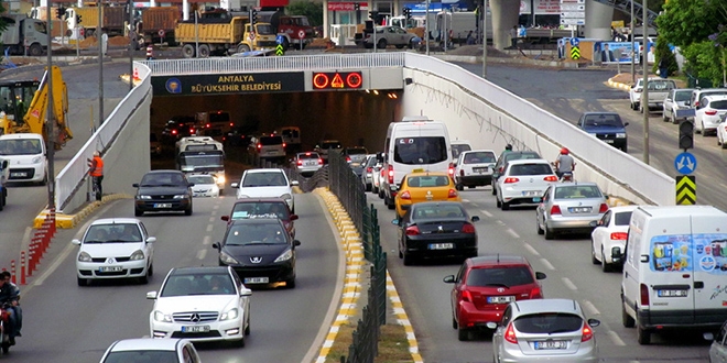 Antalya, kişi başına düşen araç sayısı ile Türkiye birincisi
