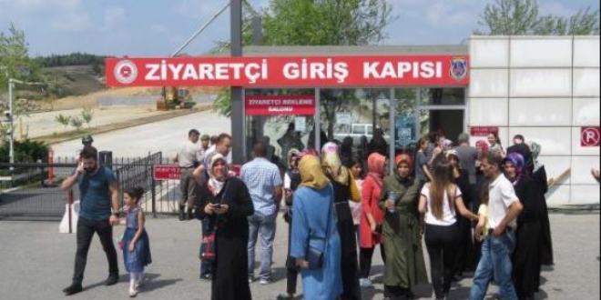 Ankara'da tutuklu 48 askeri öğrenci tahliye edildi