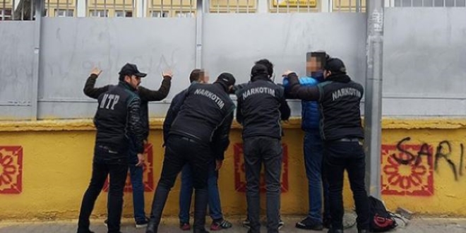 Narkotim okul önlerinde kuş uçurtmuyor