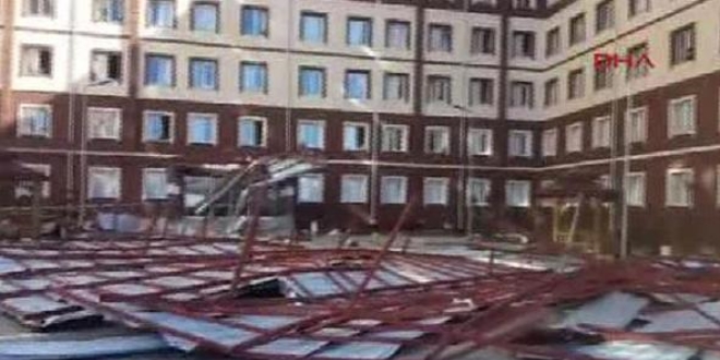 2000 öğrencinin kaldığı kız öğrenci yurdunun çatısı çöktü