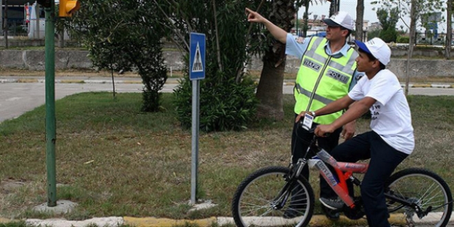 Antalya'da çocuklara 'bisiklet ehliyeti'