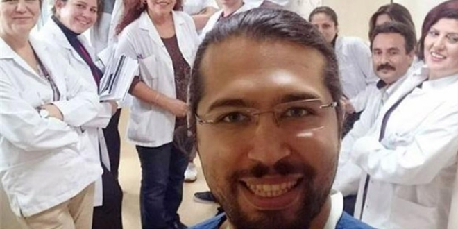 FETÖ'den açığa alınan doktor intihar etti