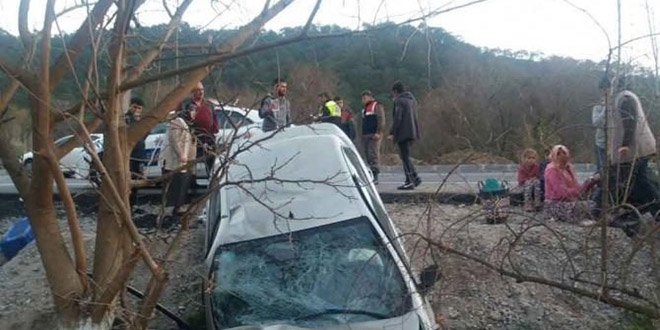 Otomobil şarampole yuvarlandı: 2'si ağır 7 yaralı