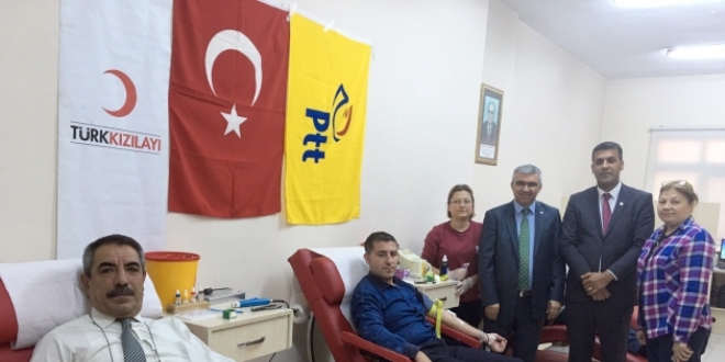 PTT çalışanlarından kan bağışı kampanyasına destek