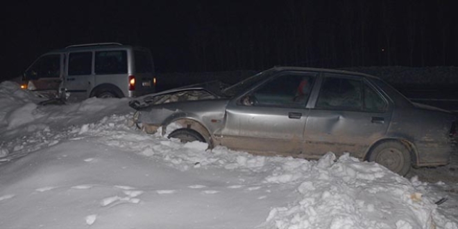 Ar'da trafik kazas: 4 yaral