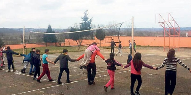 'Yrmekte glk eken renciyi oyunlara katlsn diye aldm'