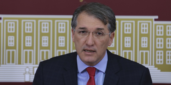'Bugün birçok üniversite rektörlerin çiftliği haline geldi'