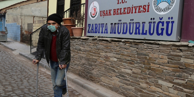 Dilenen zabıtaya 10 dakikada 80 lira verildi