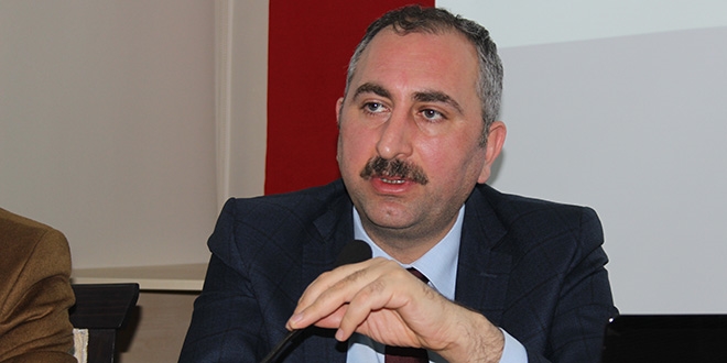 'Erdoğan'ı vesayetin merkezi olarak gören bir anlayış var'