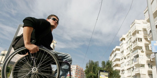 Tekerlekli sandalyeye mahkum olan teknisyen yeniden hayata tutundu