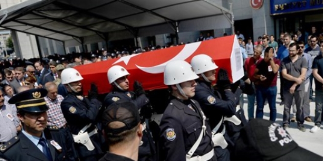 Kazada hayatn kaybeden polis, Kayseri'de topraa verildi