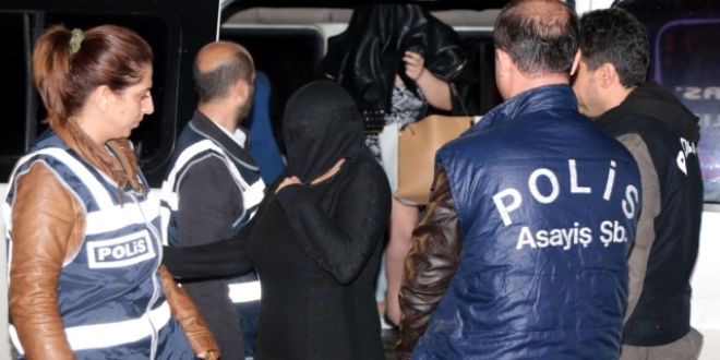 Kütahya'da 'ByLock' kullanan 11 kadın gözaltına alındı