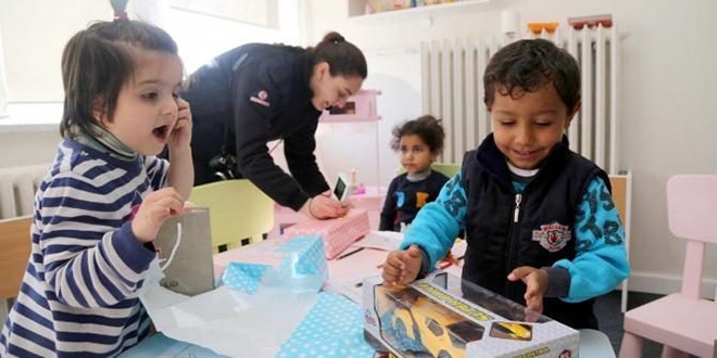 Sivas Valisi'nden cezaevindeki ocuklara oyuncak