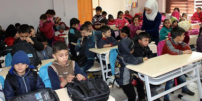 '200 bin Suriyeli ocuk, ocuklarmzla ayn eitimi alyor'