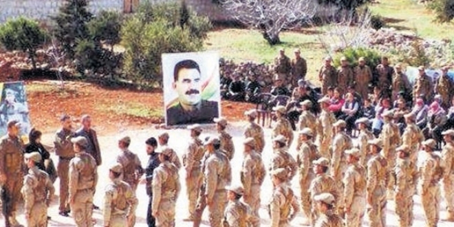 Hani PKK ile YPG arasında bağ yoktu? Apo posteri altında yemin