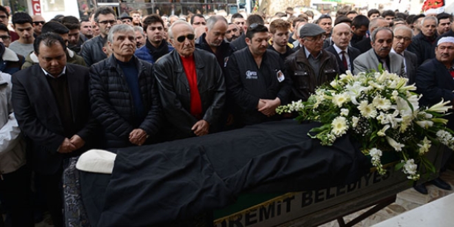 Balıkesir'de öldürülen öğretmen defnedildi