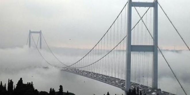 stanbul'da hava ve deniz ulamna sis engeli