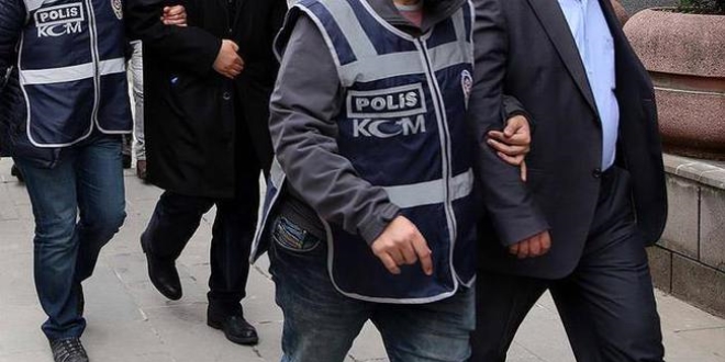 FETÖ'den gözaltına alınan 3 sağlıkçı tutuklandı