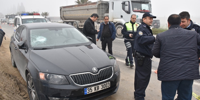 Trafikte kzp aracnn camn krdklar kii savc kt