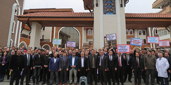 Sakarya'da okul müdürüne darp iddiası