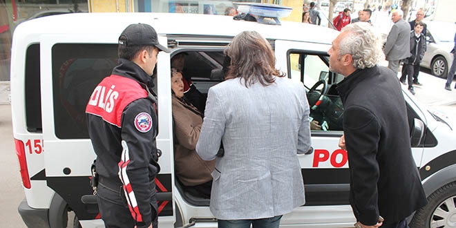 Yaşlı kadının 187 bin lirasını 'güven timi' kurtardı